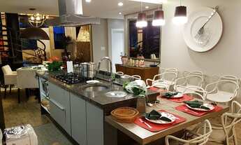 Imagem 6: Casa para aluguel e venda tem 350 metros quadrados com 5 quartos.