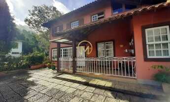 Imagem 2: Casa para venda possui 238 metros quadrados com 3 quartos em São Sebastião - Petrópolis