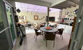 Imagem 5: Casa de condomínio para venda possui 243 metros quadrados com 3 quartos