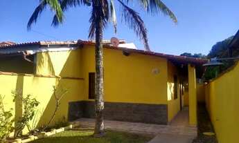 Imagem: Pequena casa para aluguel, garagem e quintal