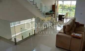 Imagem 4: Belíssimo sobrado com 3 suítes uma delas com closet e hidro