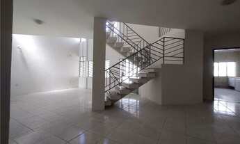 Imagem 7: Casa Residencial e Comercial com 3 Dormitórios e 4 vagas no Alto do Cheiroso