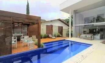 Imagem 2: Esplendida mansão em terreno com quase 20 mts de frente