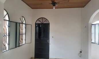 Imagem 3: ALUGUEL DE CASA Casa com 3 dormitórios