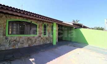 Imagem 2: Casa a venda localizada no bairro Oasis em Peruíbe, com 3 quartos e piscina