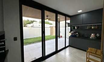 Imagem 3: Casa Alto Padrão, 4 Quartos, Closet, Hidromassagem, Garagem 3 carros, Cond, Permuta 700mil