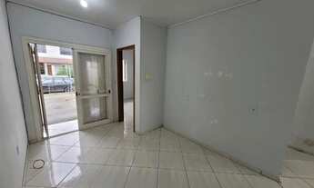 Imagem 2: Casa Perfeita para Você: 2 Dormitórios e Pronta para Morar!