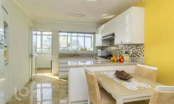 Imagem 2: Apartamento à venda em Menino Deus com 165 m², 3 quartos, 1 suíte