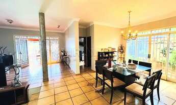 Imagem 2: Sobrado padrão com 265,95m², bairro Jardim Califórnia, Zona Sul de Ribeirão Preto/SP