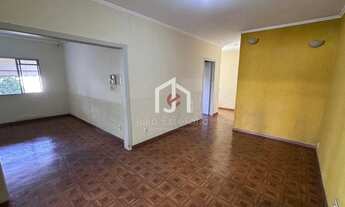 Imagem 4: Casa com 4 dormitórios sendo 1 suíte no bairro Vila Marly em Taubaté