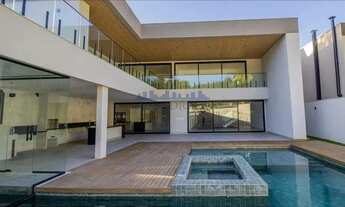 Imagem 2: Casa com 683m², vista Pedra da Gávea, 5 suites no melhor condomínio do Itanhangá