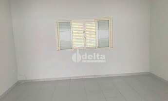 Imagem 3: Casa com 3 dormitórios para alugar, 230 m² por R$ 3.100,00/mês - Umuarama - Uberlândia/MG