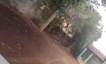 Imagem: VENDO TERRENO 20x 50m COM 2 CASAS