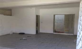 Imagem: 01 quarto, sala, cozinha, WC e garagem