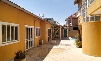 Imagem 3: Casa de condomínio para venda tem 220 metros quadrados com 4 quartos