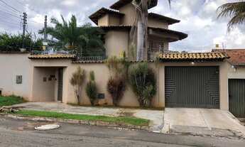 Imagem: Sobrado para venda tem 230 metros quadrados