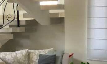 Imagem 6: Casa de alto padrão em condomínio fechado, para venda possui 390 metros quadrados com 3