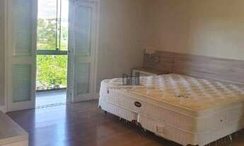 Imagem 7: Casa de 03 dormitórios com suíte e closet ;04 vagas de garagem no bairro Alto Petrópolis e