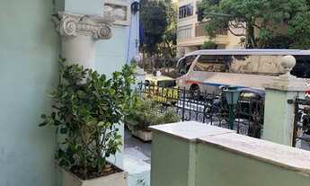 Imagem 4: Casa para aluguel e venda possui 431 metros quadrados com 13 quartos