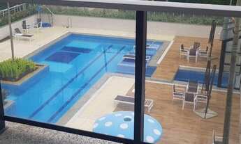 Imagem 7: Cobertura para aluguel e venda possui 180 metros com armários com 4 quartos