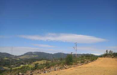 Imagem 2: Vendo terreno bem localizado com fundo e casso a represa!