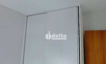 Imagem 6: Apartamento com 2 dormitórios para alugar, 70 m² por R$ 1.100/mês - Santa Mônica - Uberlân