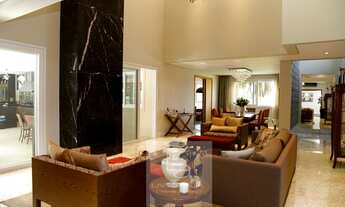 Imagem 7: Belíssima casa de esquina toda automatizada em frente a praça