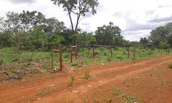 Imagem 2: FAZENDINHAS com água nos fundos