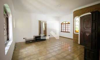 Imagem 2: Casa para Aluguel - Jardim Astro, 2 Quartos, 750 m2