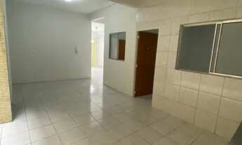 Imagem 2: ALUGA-SE APT COM 02 QUARTOS E GARAGEM