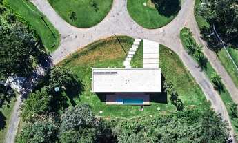 Imagem 2: Casa de condomínio térrea para venda possui 247 metros quadrados com 3 quartos