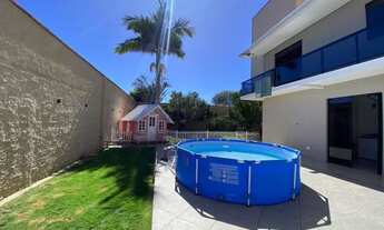 Imagem 2: IMÓVEL INDIVIDUAL EM PINHAIS COM AMPLO TERRENO