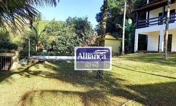 Imagem 2: Maravilhosa propriedade VAZIA e cercada pela natureza em Papucaia! 2.400m² de área total