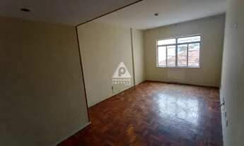 Imagem 2: EXCELENTE APARTAMENTO 2 QUARTOS COM VAGA NA ESCRITURA EM REGIÃO SUPER VALORIZADA DA TIJUCA