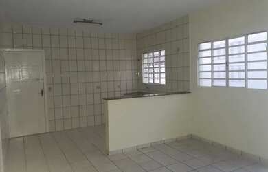 Imagem 3: Alugo Casa Jardim Modelo 3 cômodos grandes lavanderia e garagem Casa totalmente independe