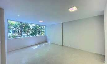 Imagem 3: Apartamento para venda com 70 metros quadrados com 2 quartos em Copacabana - Rio de Janeir