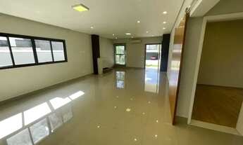 Imagem 6: CASA TÉRREA para LOCAÇÃO com 3 SUÍTES, PISCINA no CONDOMÍNIO TIPO CLUBE VALE DAS ÁGUAS em