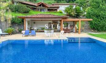 Imagem 2: O verdadeiro paraíso em Itaipava - Casa reformada, de alto padrão, à venda em excelente lo