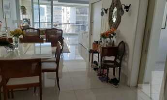 Imagem 6: Apartamento com varanda integrada às salas, rua arborizada, aréa nobre da Santa Cecília