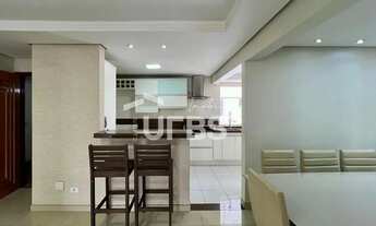 Imagem 5: #x27;''Apartamento recém reformado à venda no Setor Oeste, no Edifício Portugal