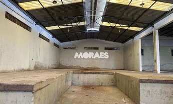 Imagem: Barracão / galpão com doca para alugar