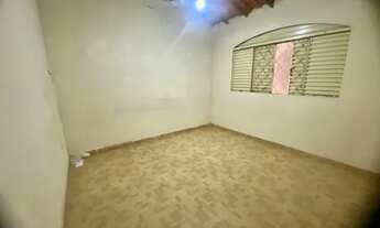 Imagem: Alugo 1 quartos com Garagem frente QS 11