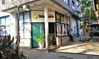 Imagem: Prédio no Centro Comercial em Alphaville