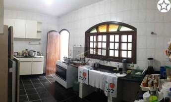 Imagem 7: Casa de esquina com 3 quartos + edícula e churrasqueira 150 metros da praia