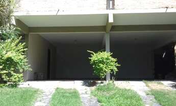 Imagem 2: Sobrado para venda possui 300 metros quadrados com 5 quartos