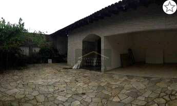 Imagem 2: Casa de esquina com 3 quartos + edícula e churrasqueira 150 metros da praia