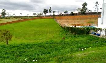 Imagem 2: Terreno de 3.202,19m² no condomínio Village Ipanema 1