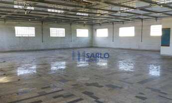 Imagem 3: Galpão grande área doca campo vestiario