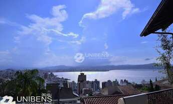 Imagem 2: Casa à Venda no Centro de Florianópolis - Morro da Cruz