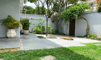 Imagem 6: Lindo Sobrado com 4 quartos duas suítes, e espaço com piscina